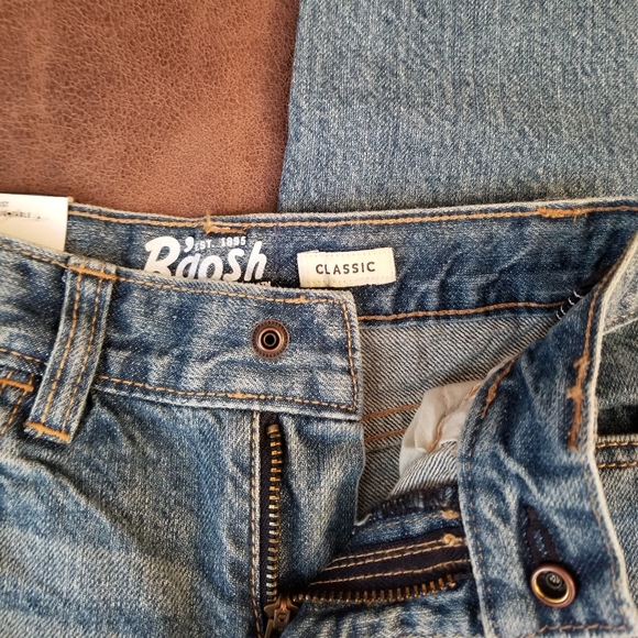 OshKosh Classic Fit Toddler Jeans - Picture 4 of 8